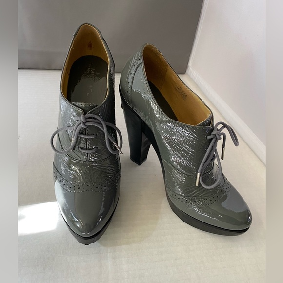 Micheal Micheal Kors grey patent leather lace up platform spectators - Picture 14 of 15